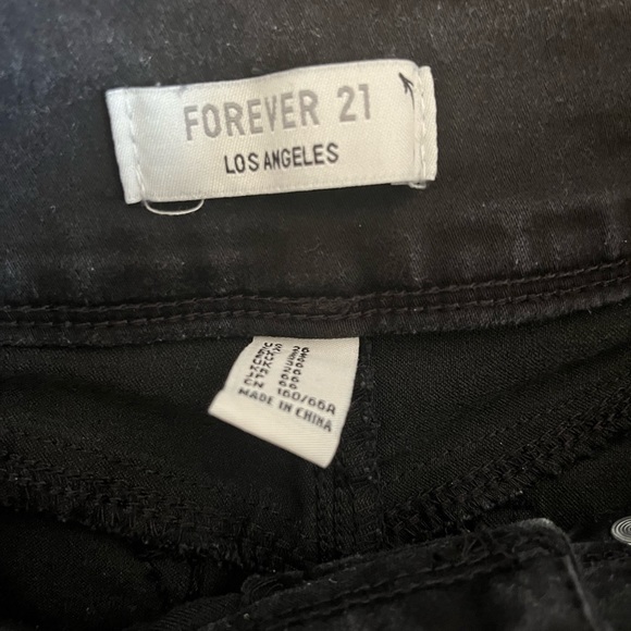Forever 21 Los Angeles Black Cropped Jeans - Picture 7 of 9